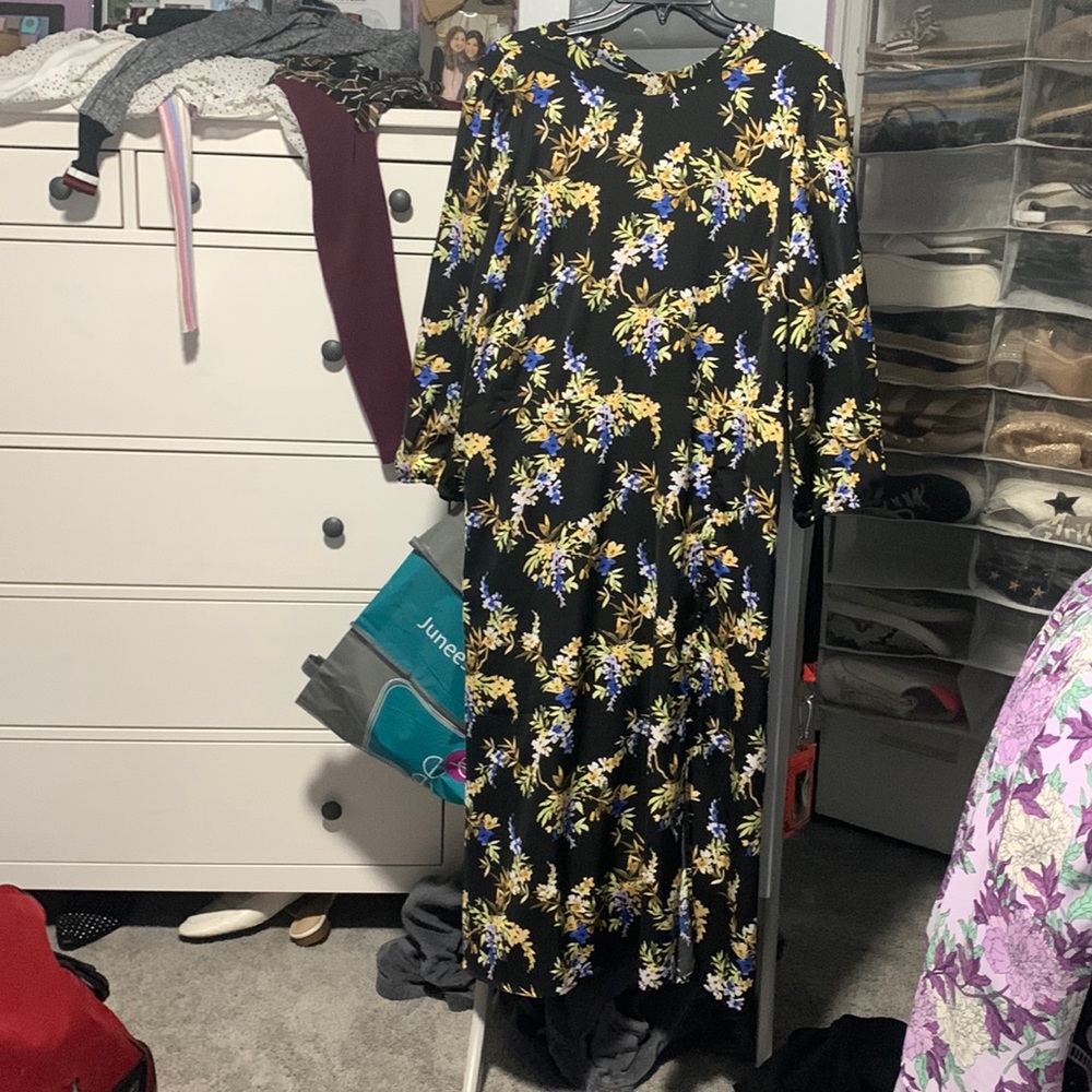 Black dress with flower details